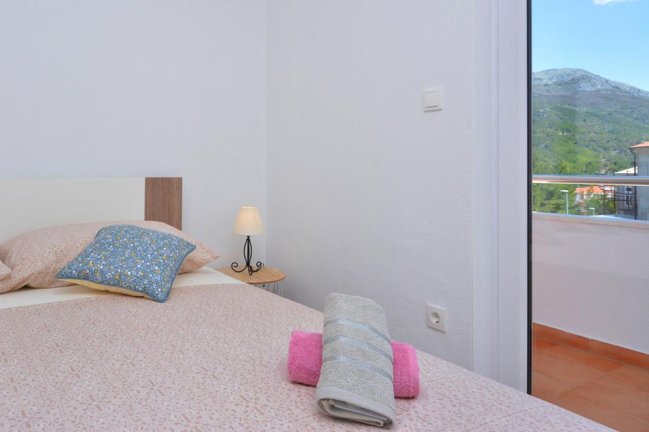 Apartment Wild Rose Podstrana Exterior photo