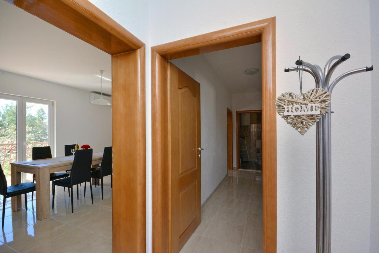 Apartment Wild Rose Podstrana Exterior photo